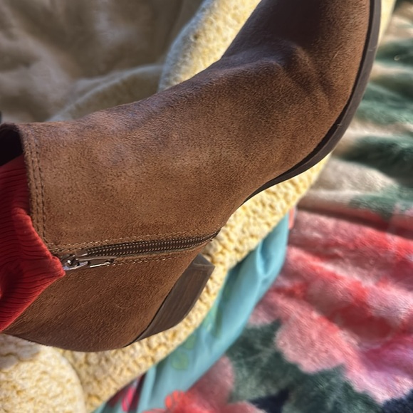 Brown Suede Men's Ankle Boots - Picture 3 of 3